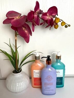 BATH & BODY WORKS SET OF THREE MOISTURIZING BODY LOTIONS~FULL SIZE~BRAND NEW!